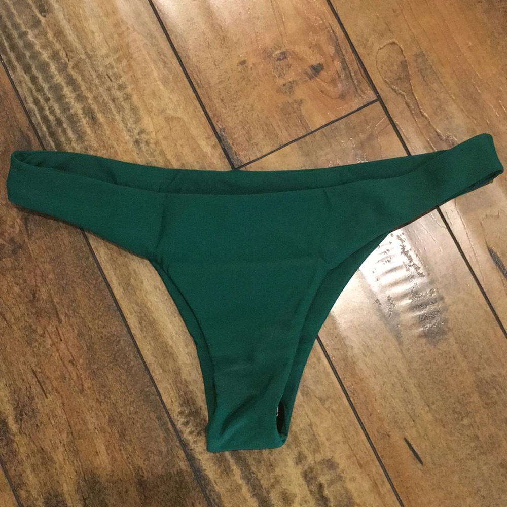 NWT GREEN BRAZILIAN BIKINI BOTTOMS